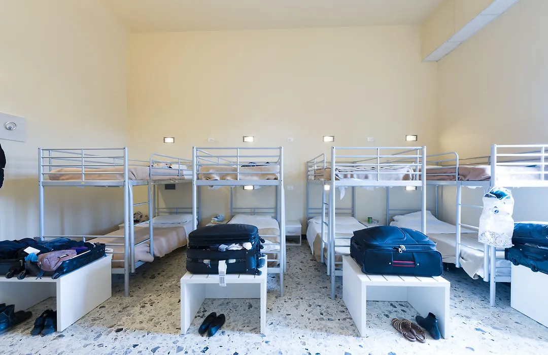 Hostel 7 Santi-1