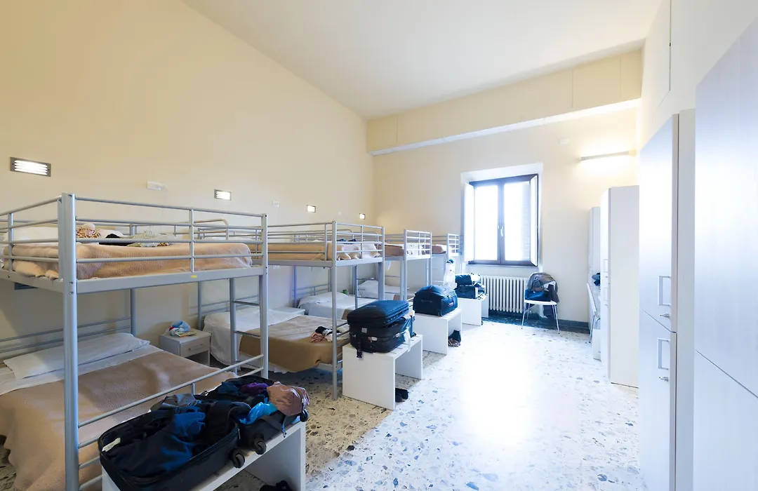 Hostel 7 Santi-1